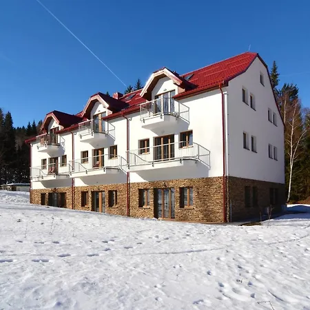 Apart Otel Efi Horni 4*